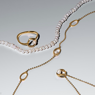 Keep flowing, keep glowing with new PANDORA ESSENCE styles inspired by organic natural shapes.