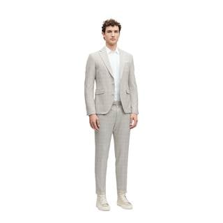 *On selected men's suits. Cannot be combined with other discounts.