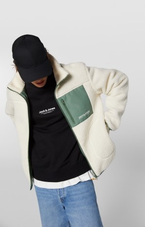 item.ImageAlternativeTextWithFallback