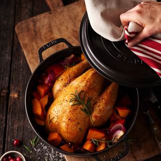 Staub Cast Iron Cocotte, Round, 26 cm, Black